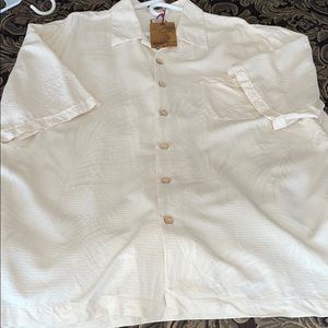 Men’s button down Hawaiian shirt‼️